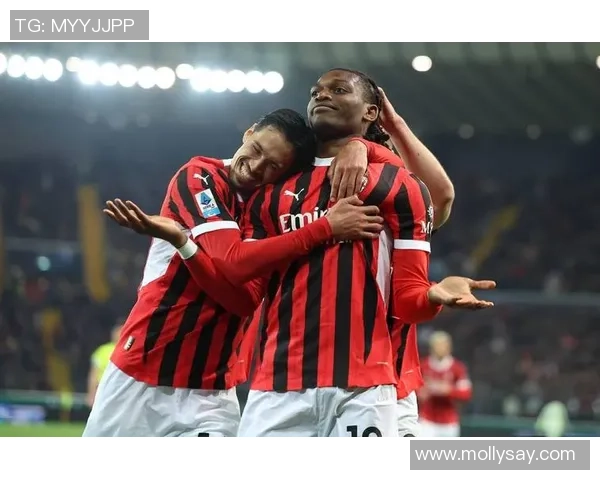 莱奥进球欲脱衣庆祝被加比亚迅速按住场面火爆引热议